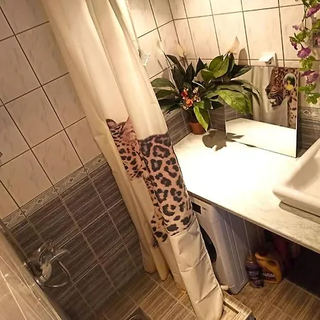 شقة Spacious Flat Near Train Station *