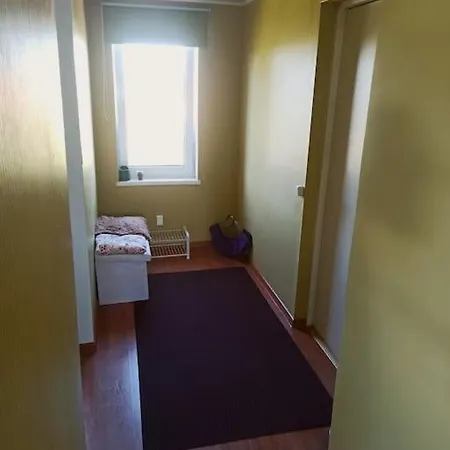 Spacious Flat Near Train Station